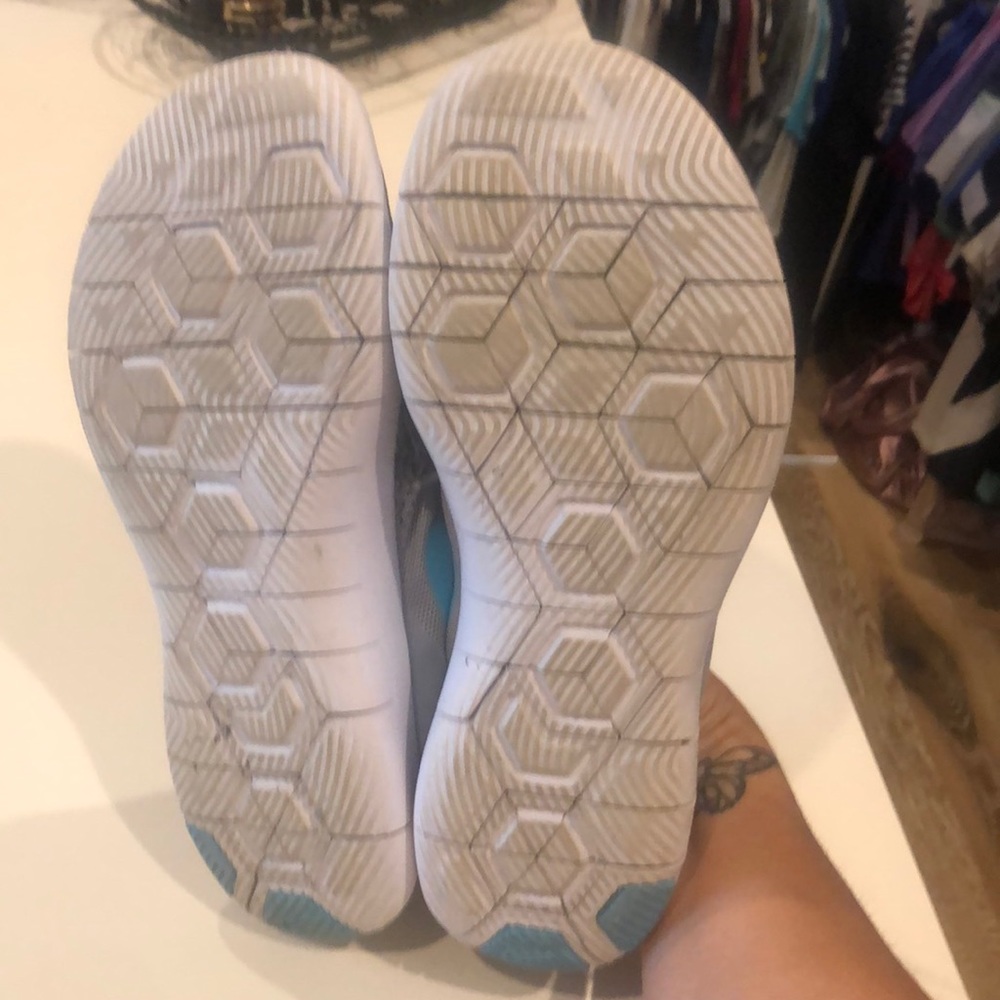 Nike Shoes - Picture 4 of 5